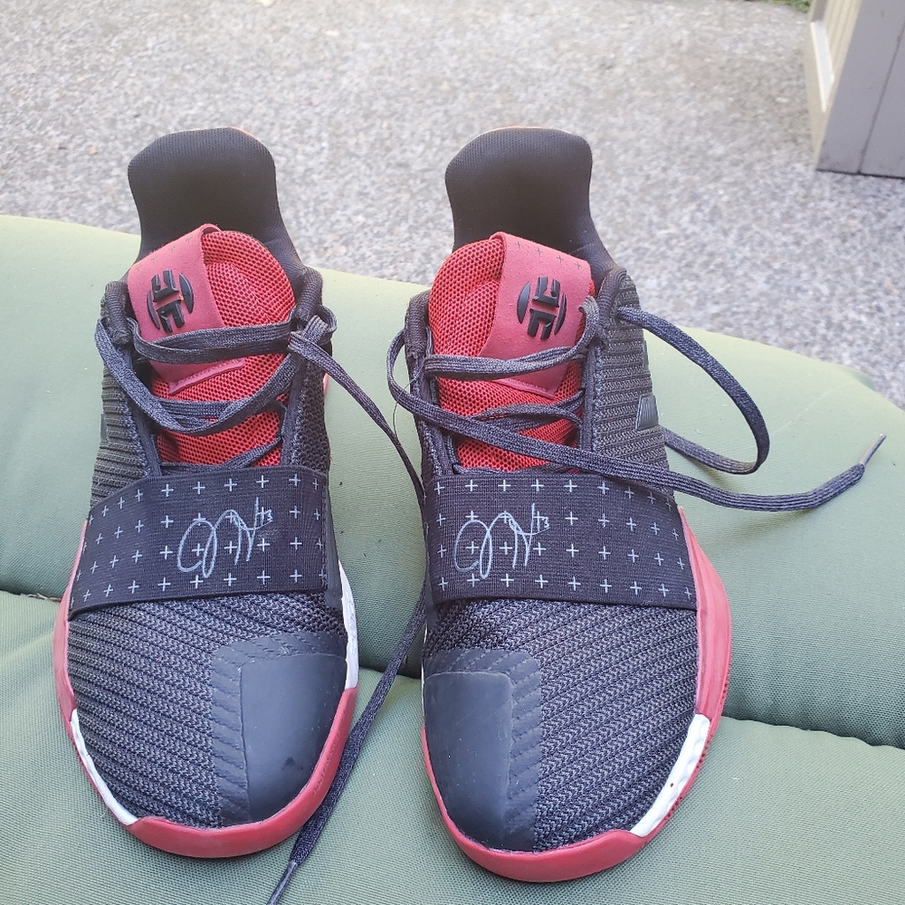 Boy Basketball Shoes Size 6